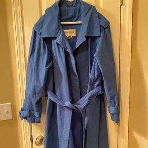 Vintage Bryant Park Women’s plus sized 2xl blue trench coat.